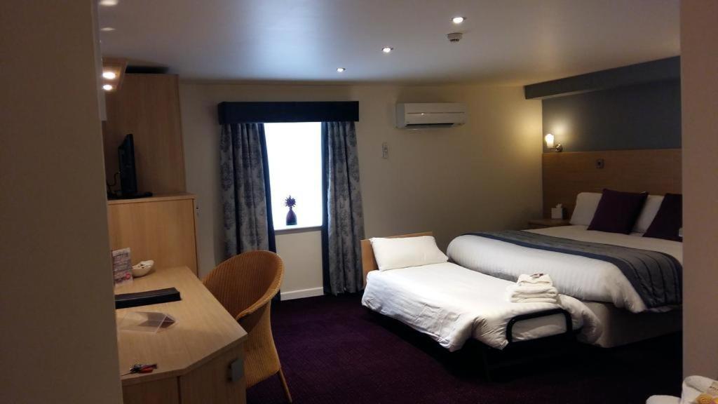 Cambridge Hotel Waterfront Брайтхаус Экстерьер фото